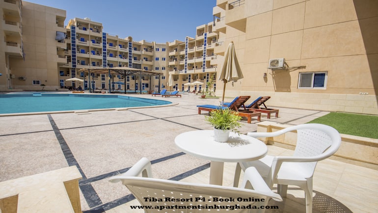 Tiba Resort P4 - Poolside Family Rental Apartment For 2-4prs in Hurghada - Award-Winning Holiday Rental Close to El Gouna - Book on www.apartmentsinhurghada.com - 